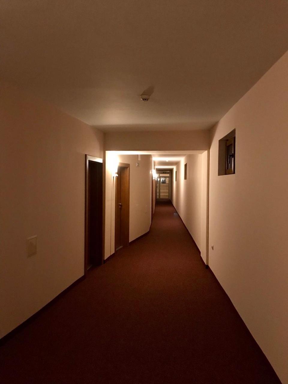 Adamo Hotel Varna Bagian luar foto