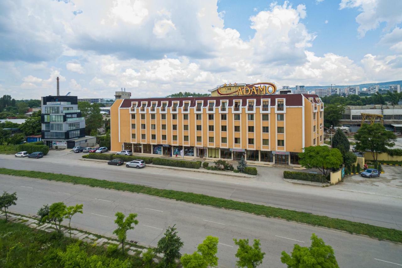 Adamo Hotel Varna Bagian luar foto