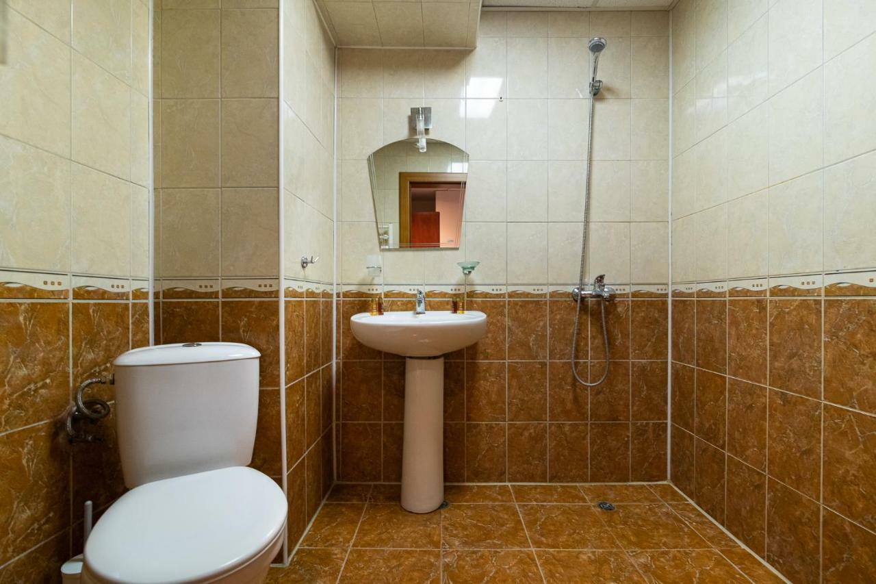 Adamo Hotel Varna Bagian luar foto