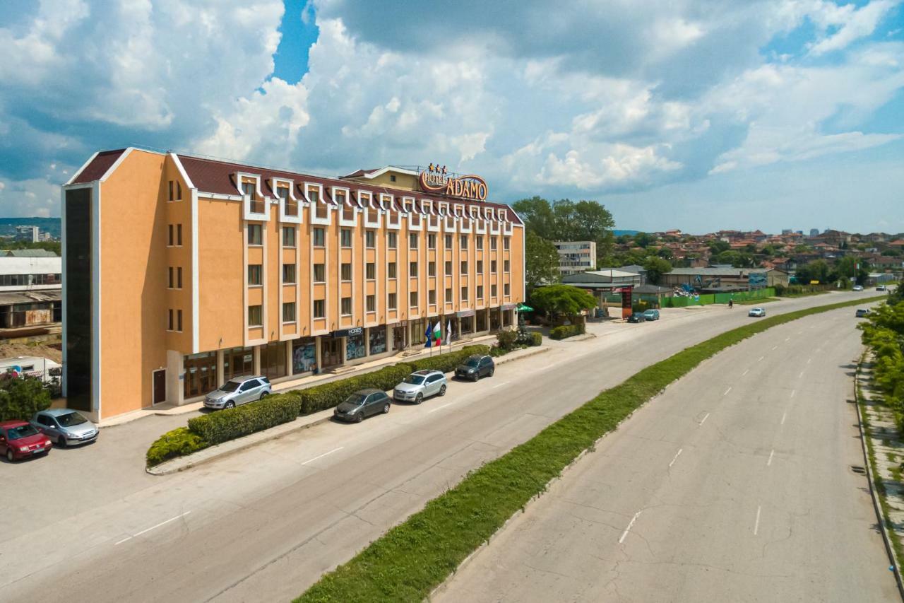 Adamo Hotel Varna Bagian luar foto