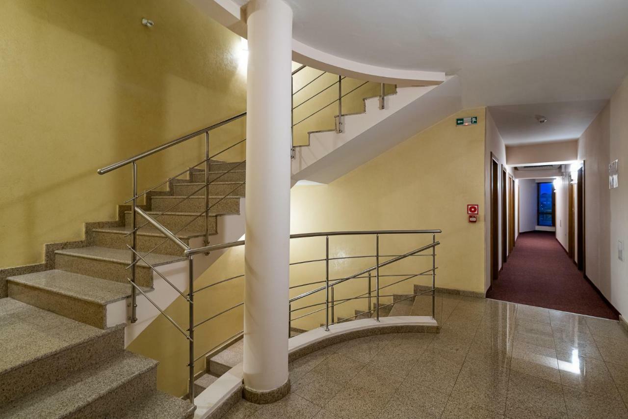 Adamo Hotel Varna Bagian luar foto