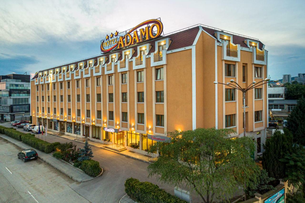 Adamo Hotel Varna Bagian luar foto